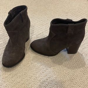 Splendid brown suede booties ankle boots heeled size 7M EUC